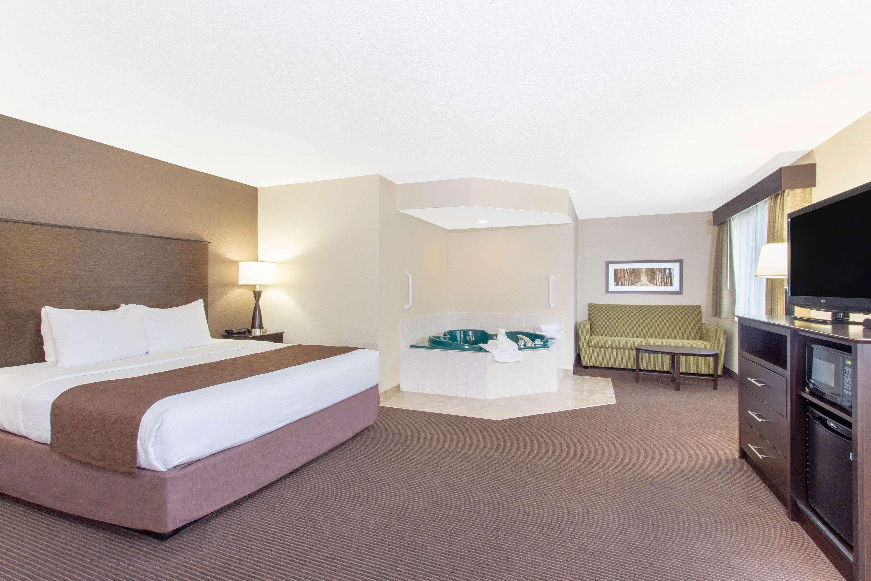 Americinn By Wyndham Rhinelander Экстерьер фото