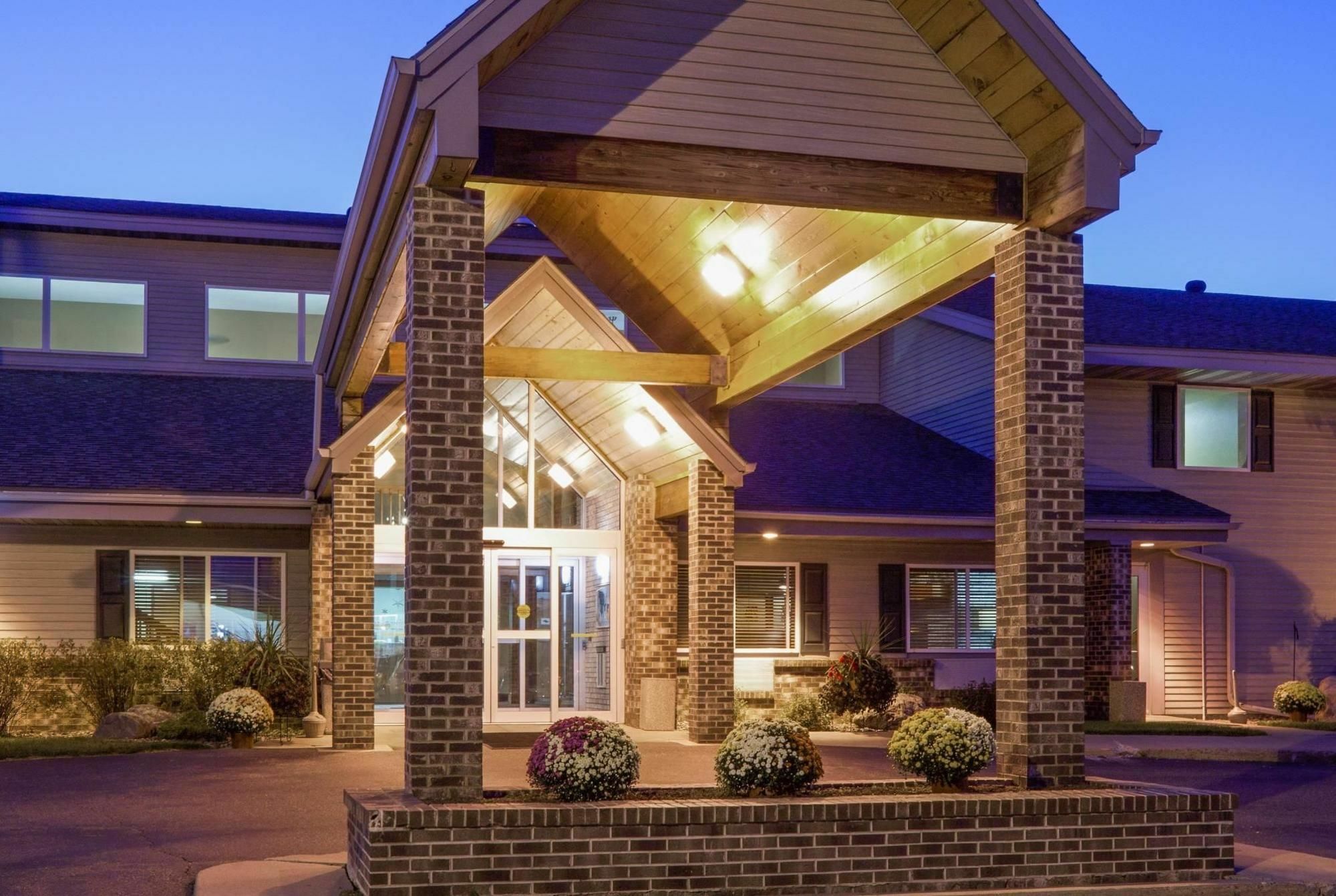 Americinn By Wyndham Rhinelander Экстерьер фото